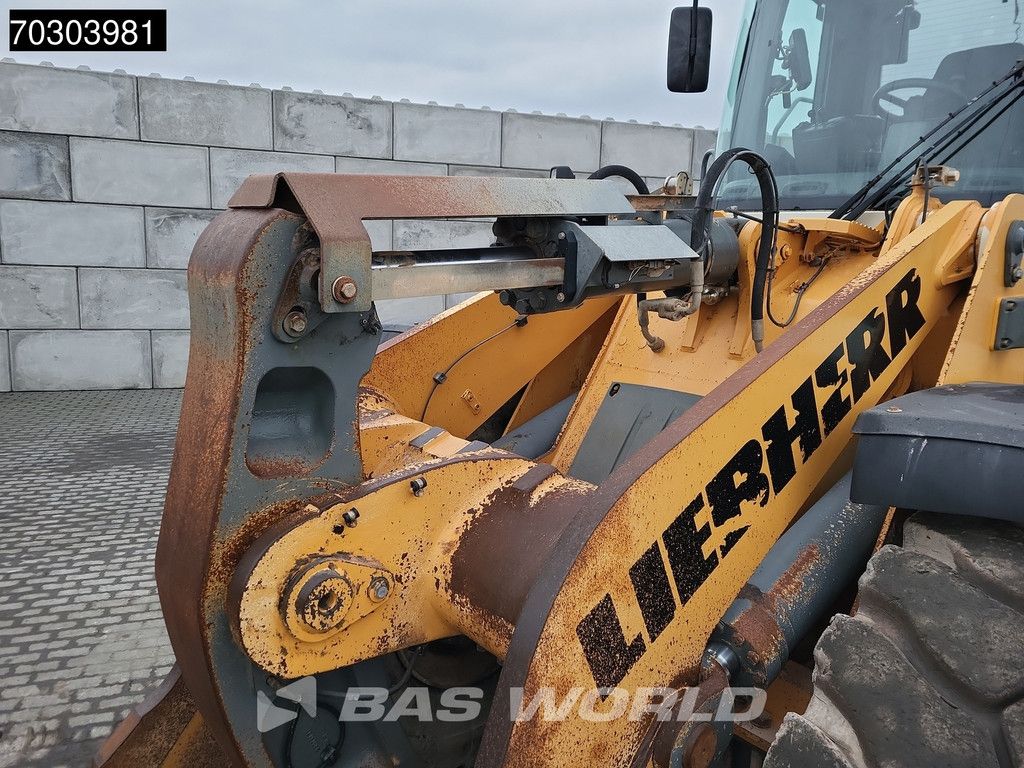 Liebherr L576