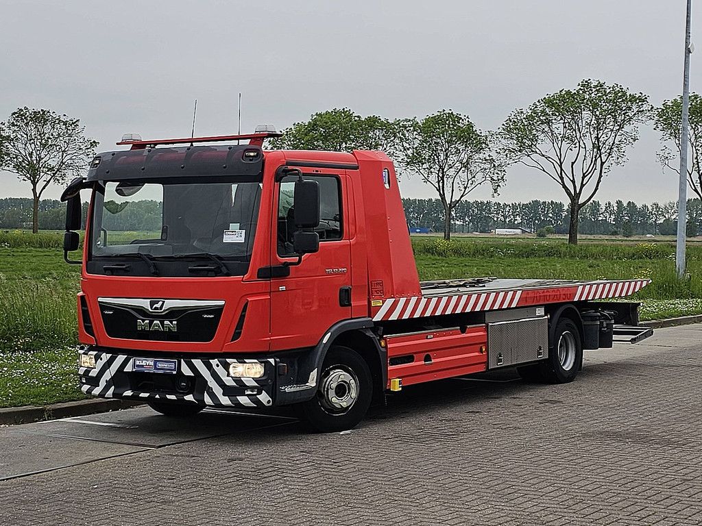 M.A.N. 12.220 TGL bottie platform+tow