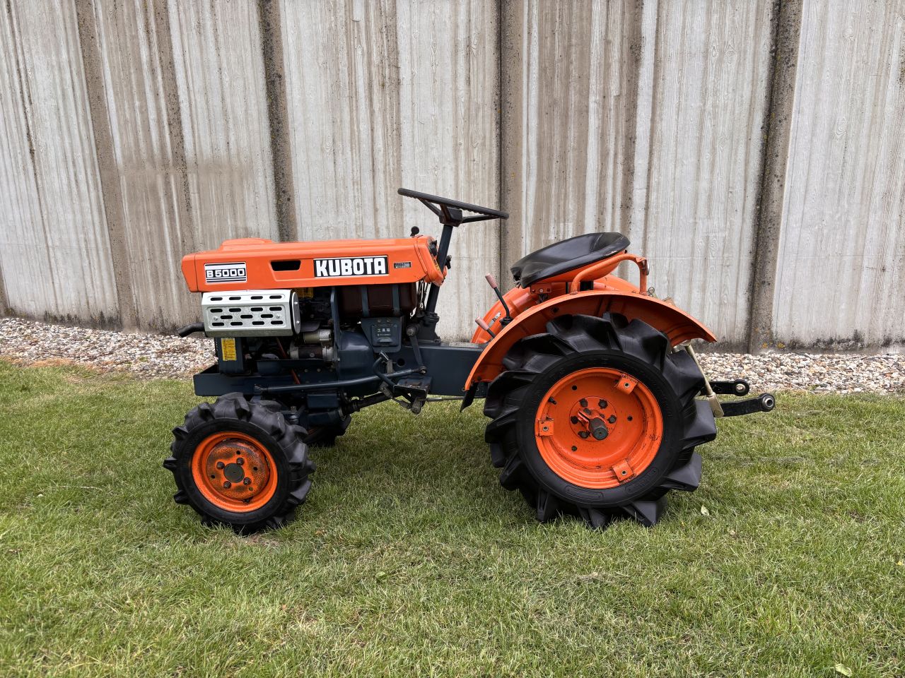 Kubota B5000 4x4 - rechtsdraaiende aftakas - incl beurt - marge
