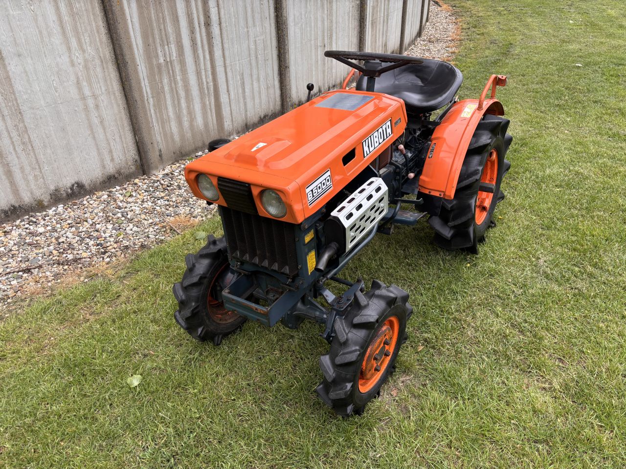 Kubota B5000 4x4 - rechtsdraaiende aftakas - incl beurt - marge