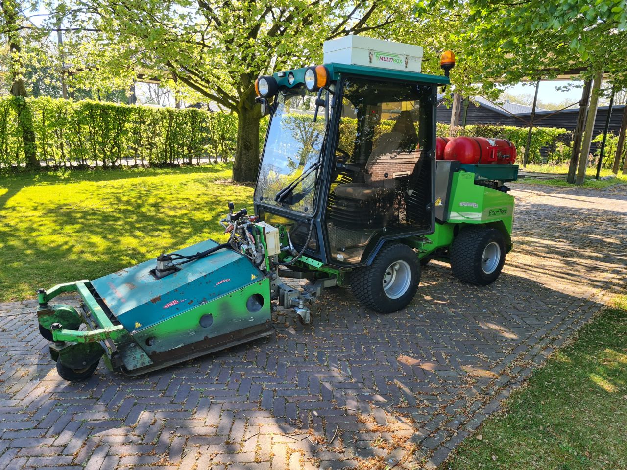 Nimos Eco Trac onkruidbrander werktuigdrager.