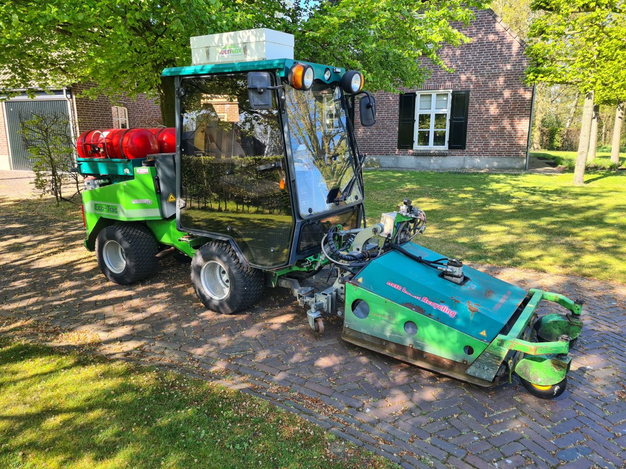 Nimos Eco Trac onkruidbrander werktuigdrager.