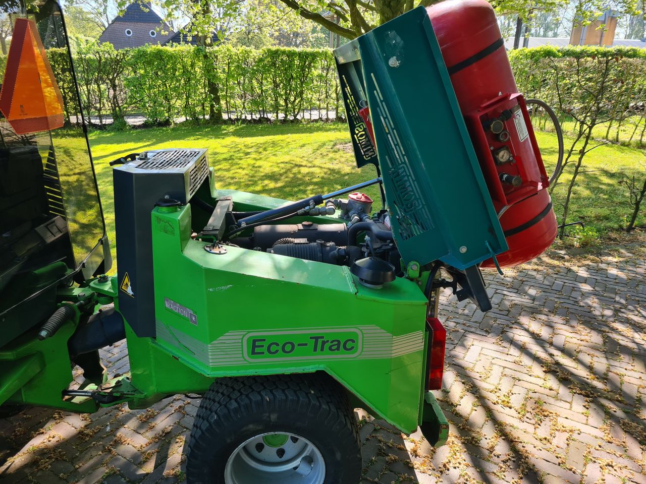Nimos Eco Trac onkruidbrander werktuigdrager.