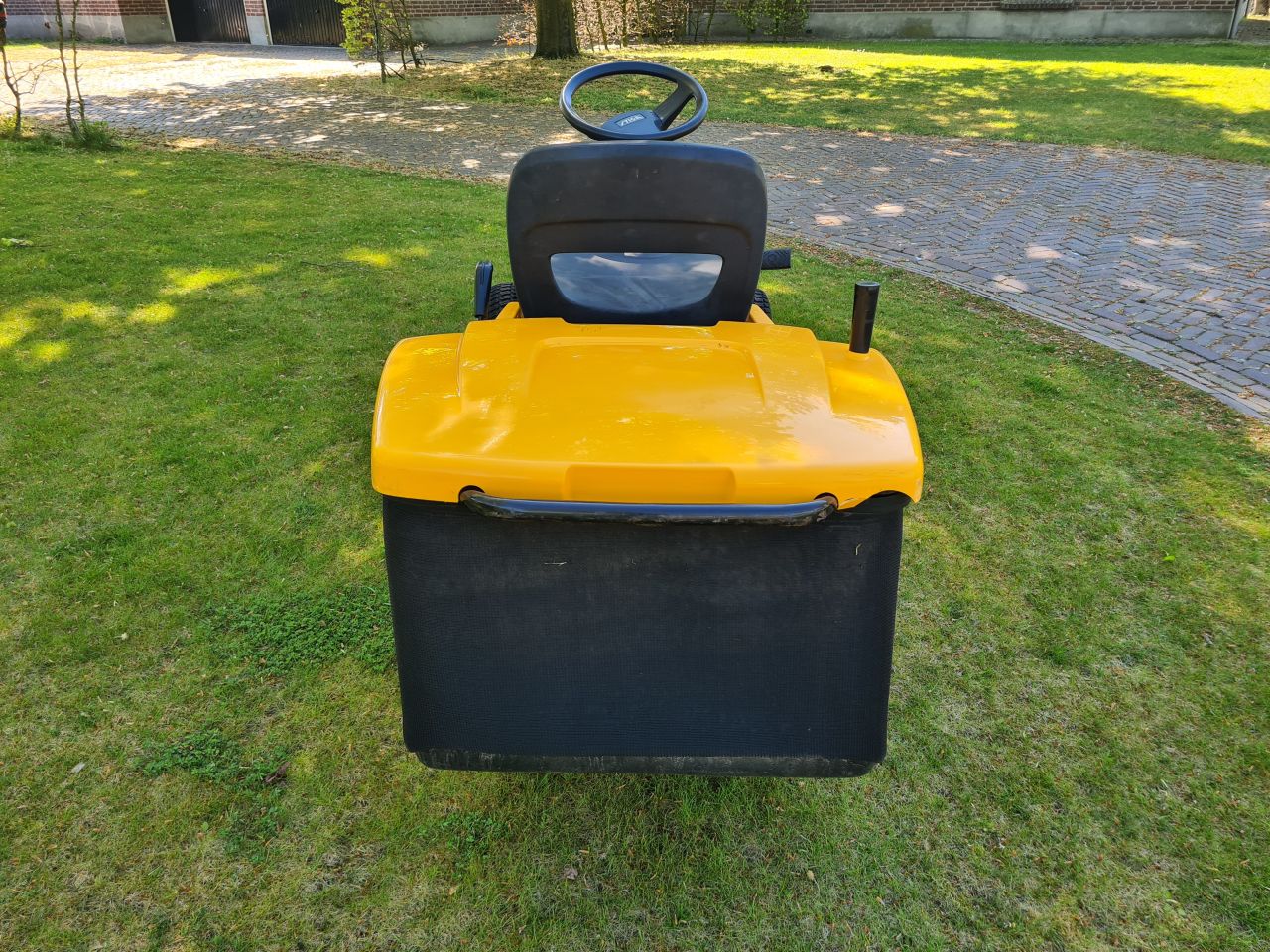 Stiga Estate Master HST zitmaaier met Honda motor hydrostaat.