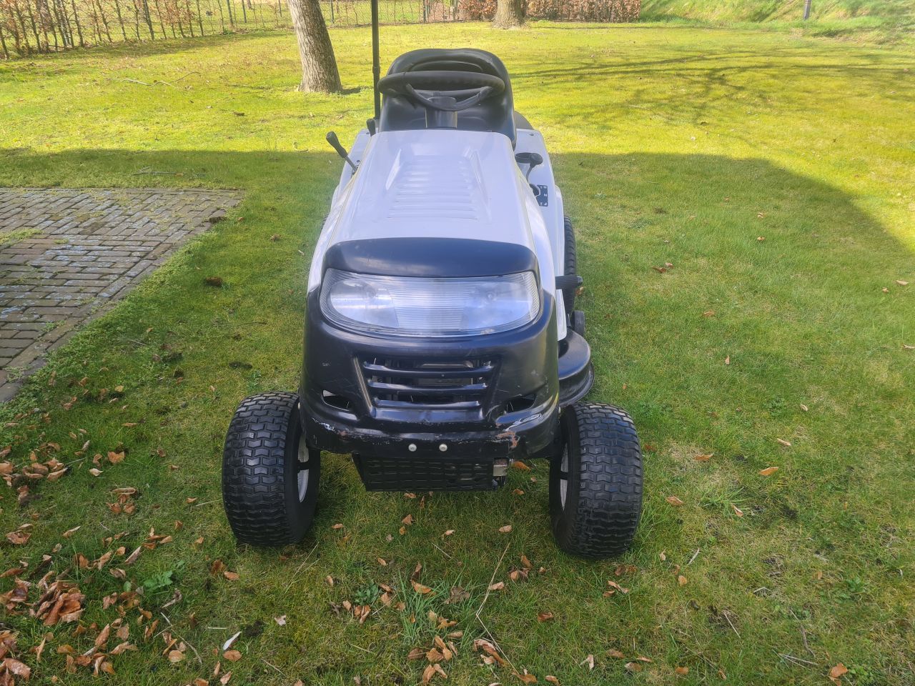 MTD 125-92 zitmaaier met opvangbak