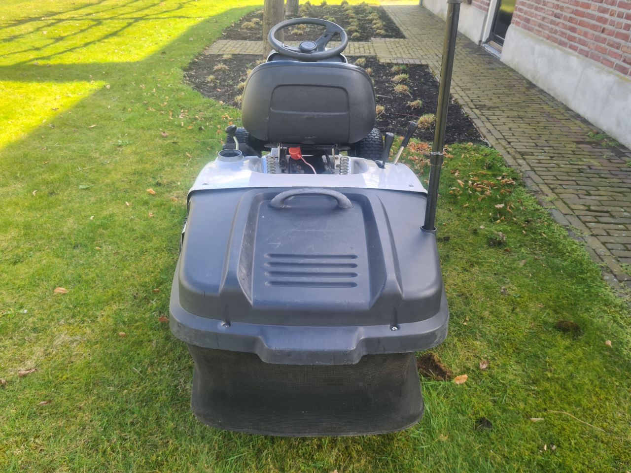MTD 125-92 zitmaaier met opvangbak