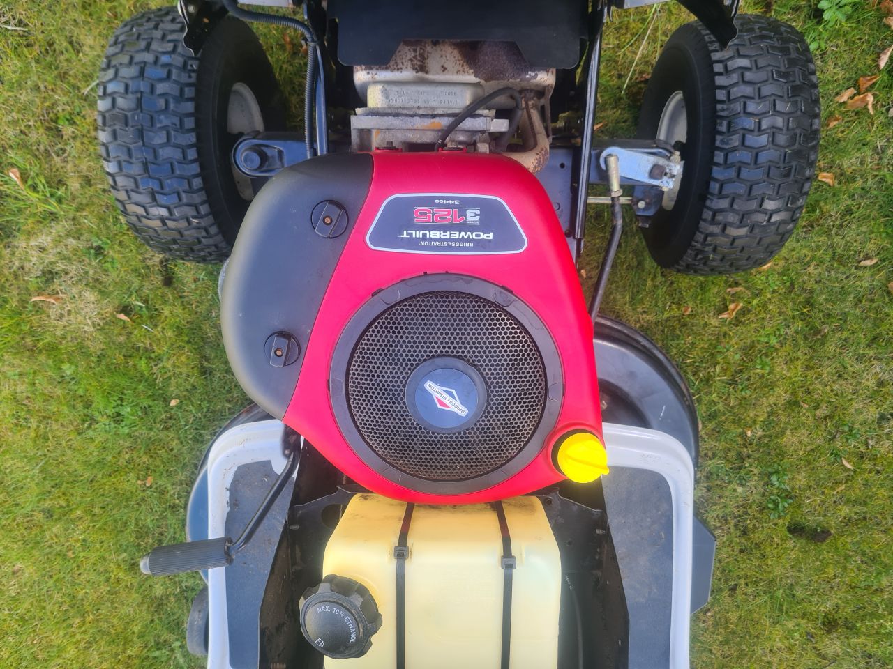 MTD 125-92 zitmaaier met opvangbak