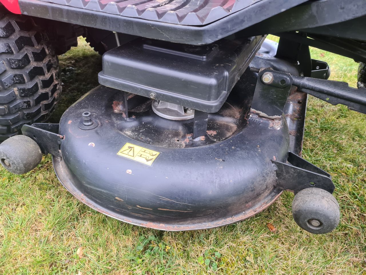 Massey Ferguson 3316HE zitmaaier met opvangbak hydrostaat.