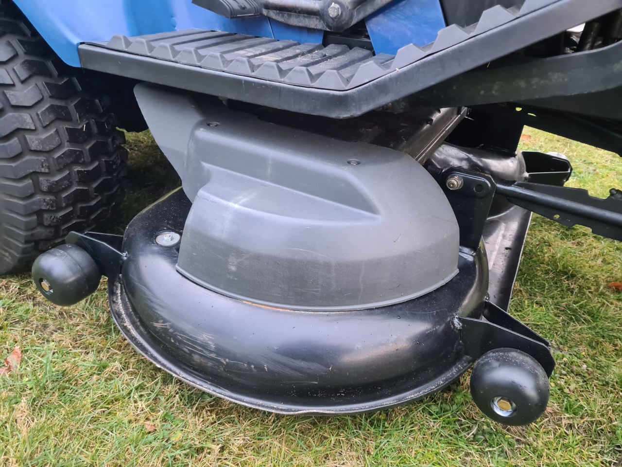 New Holland TH18 zitmaaier met opvangbak hydrostaat.