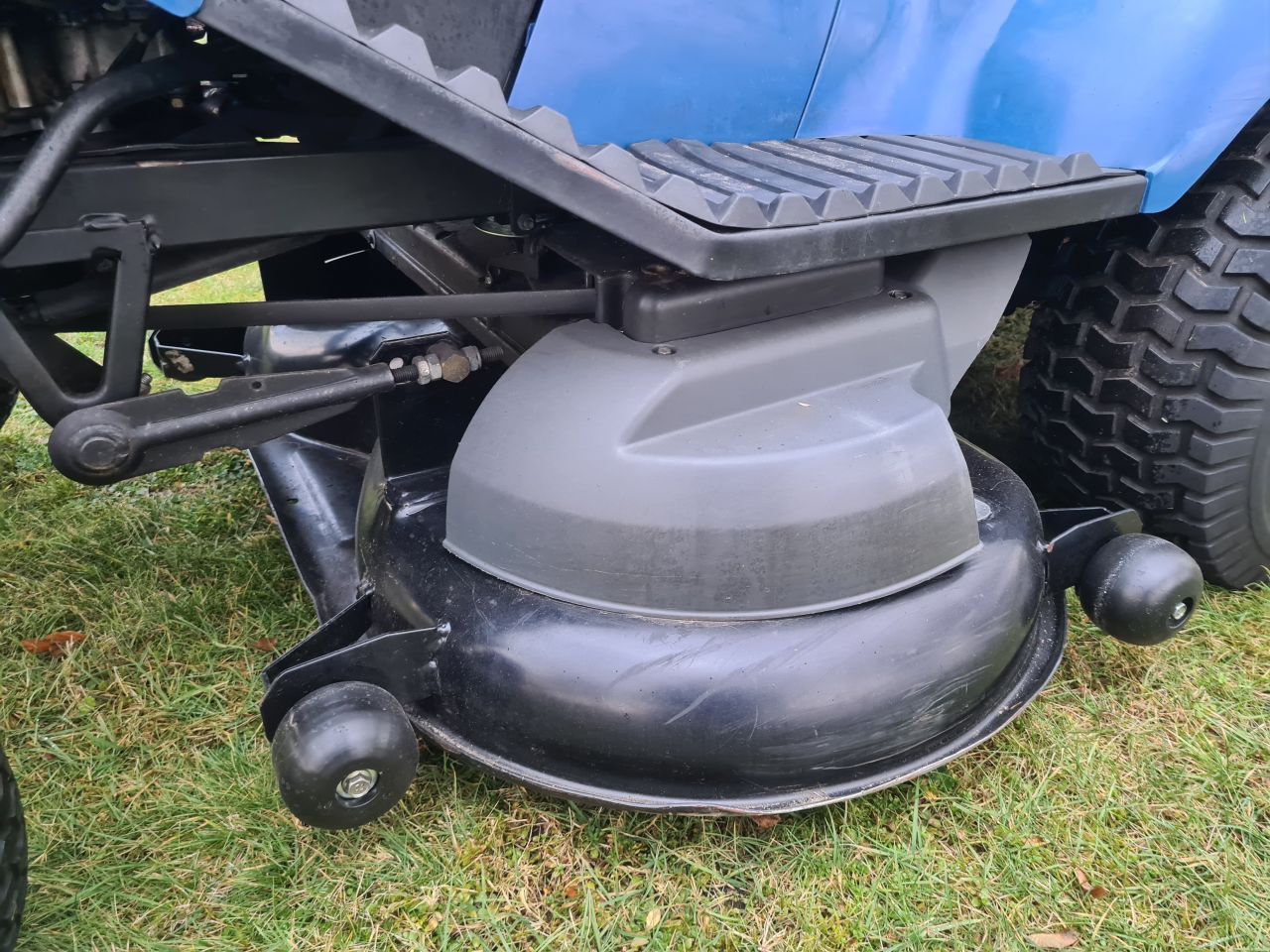 New Holland TH18 zitmaaier met opvangbak hydrostaat.