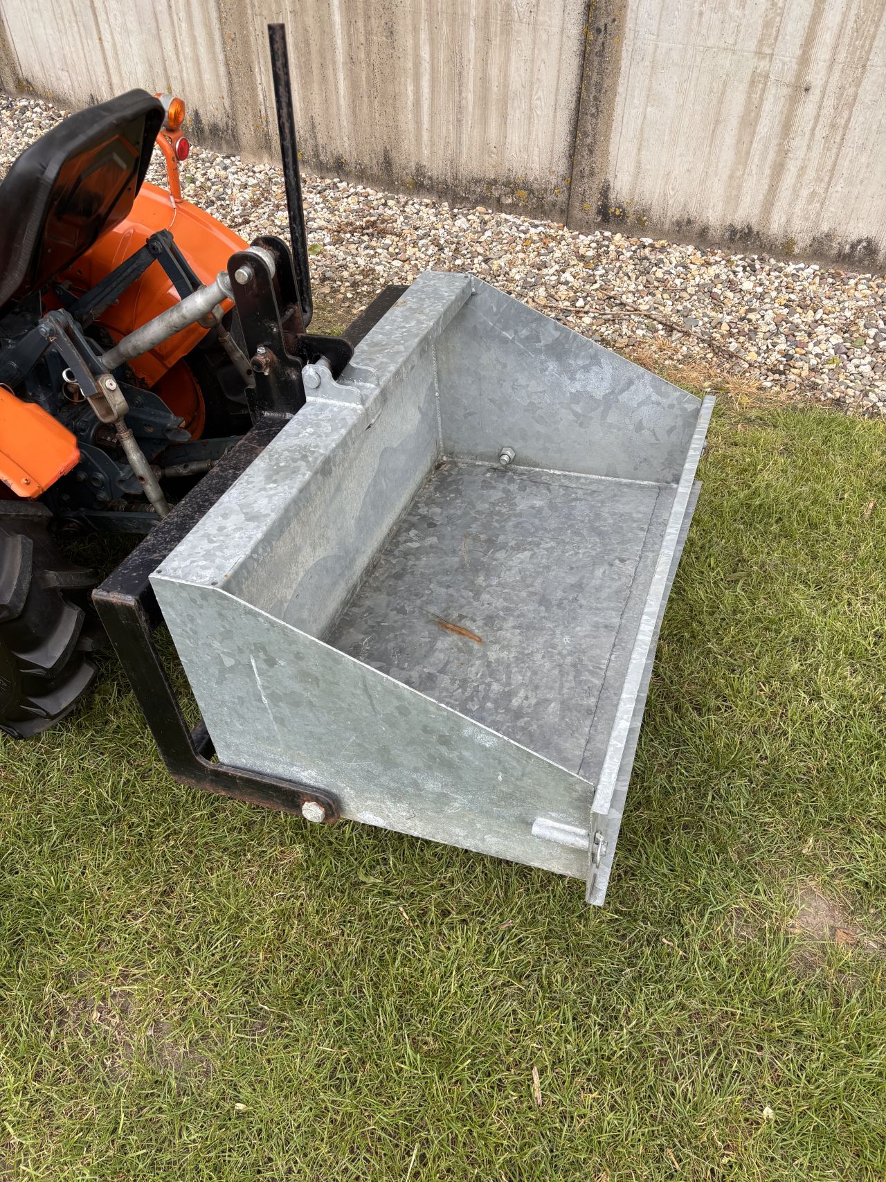 Grondbak 100 cm - gegalvaniseerd - afneembaar schot - kantelbaar