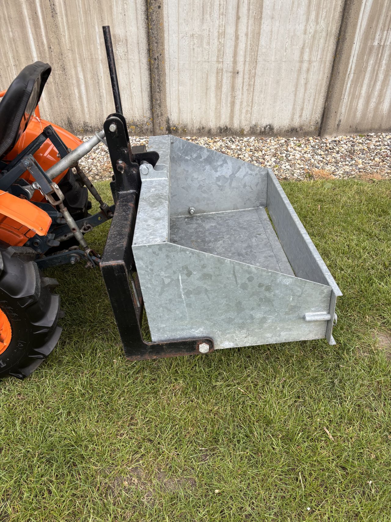 Grondbak 100 cm - gegalvaniseerd - afneembaar schot - kantelbaar