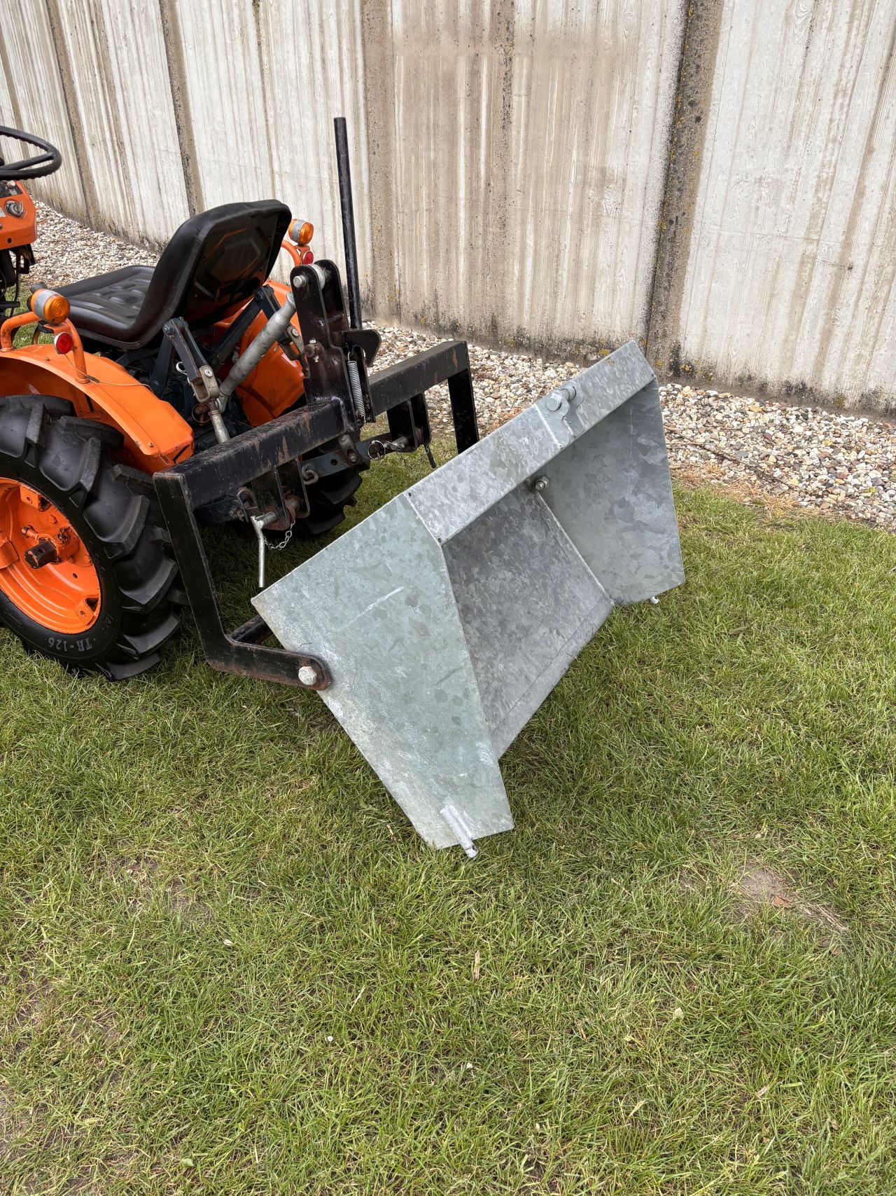 Grondbak 100 cm - gegalvaniseerd - afneembaar schot - kantelbaar