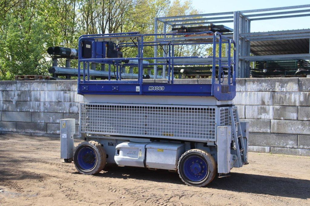 Scissor lift JLG M4069 Electric 14m 2006