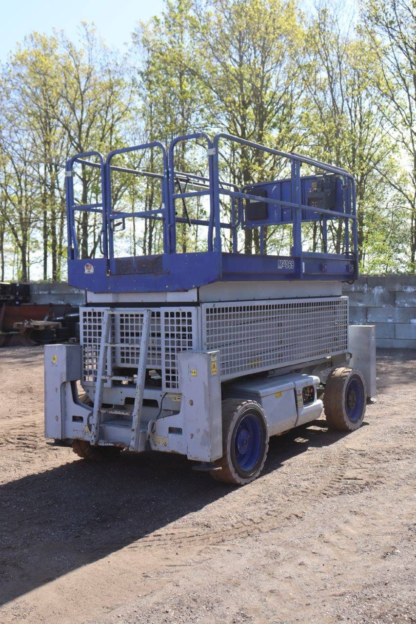Scissor lift JLG M4069 Electric 14m 2006
