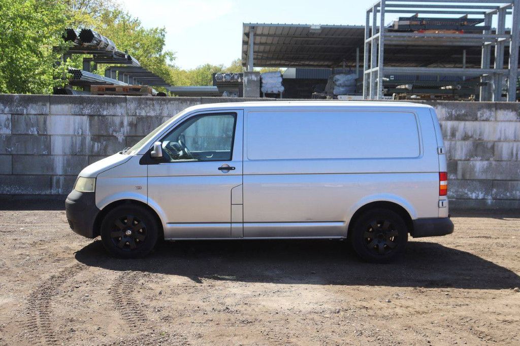 Volkswagen TRANSPORTER Diesel Van 131 hp 2005