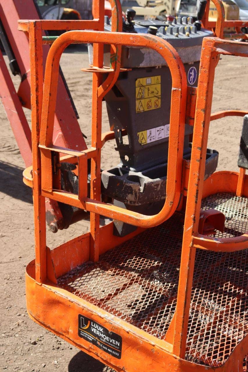 Telescopic boom lift JLG 660SJ Diesel 22m 2013