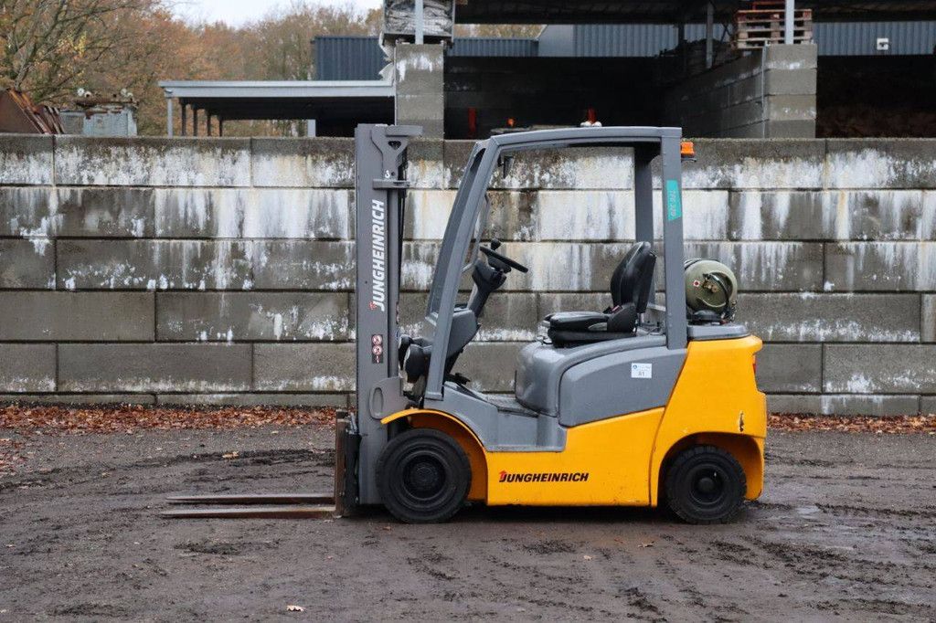 Heftruck Jungheinrich TFG 320 LPG 2000kg 4.7m 2016