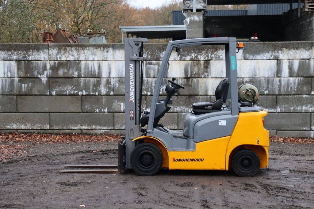 Heftruck Jungheinrich TFG 320 LPG 2000kg 4.7m 2016