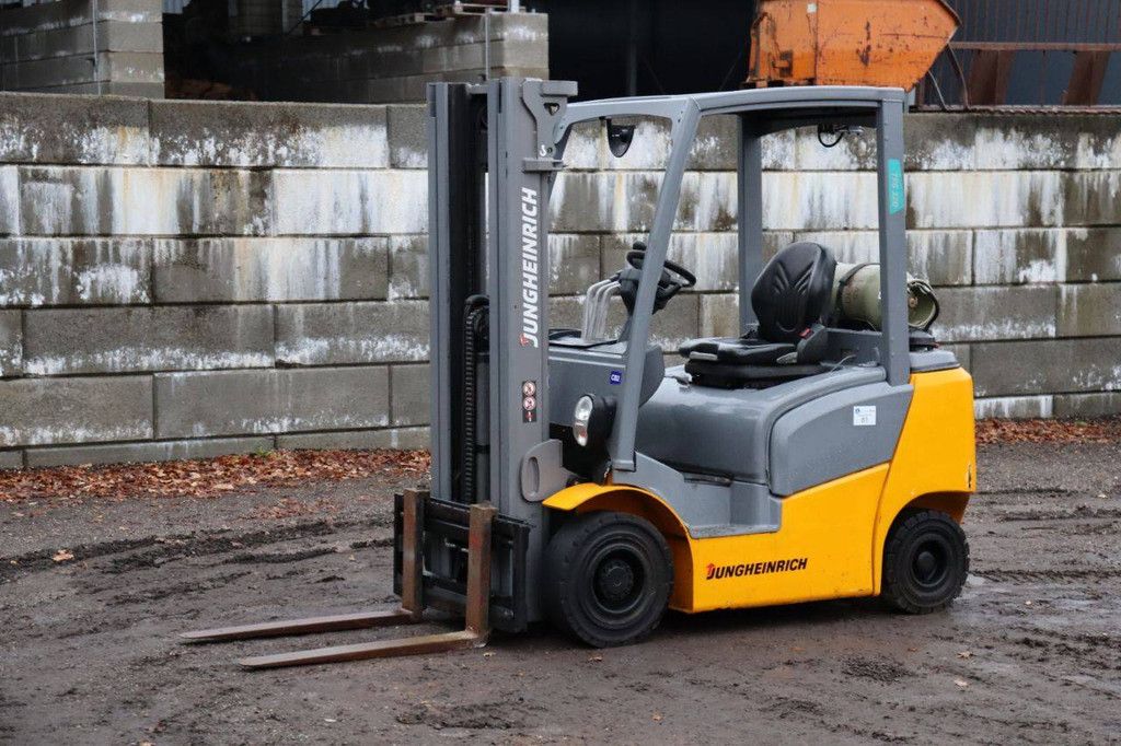 Heftruck Jungheinrich TFG 320 LPG 2000kg 4.7m 2016