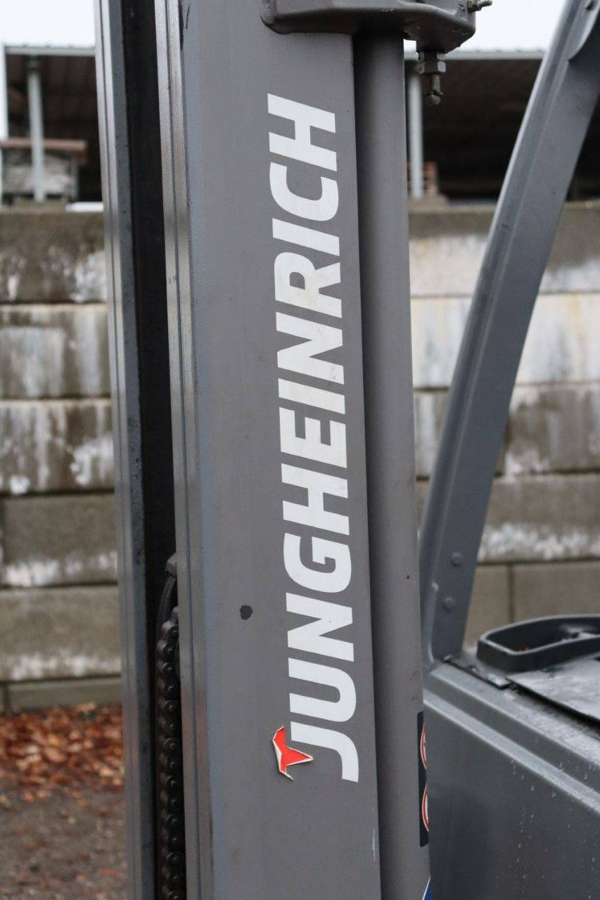 Heftruck Jungheinrich TFG 320 LPG 2000kg 4.7m 2016