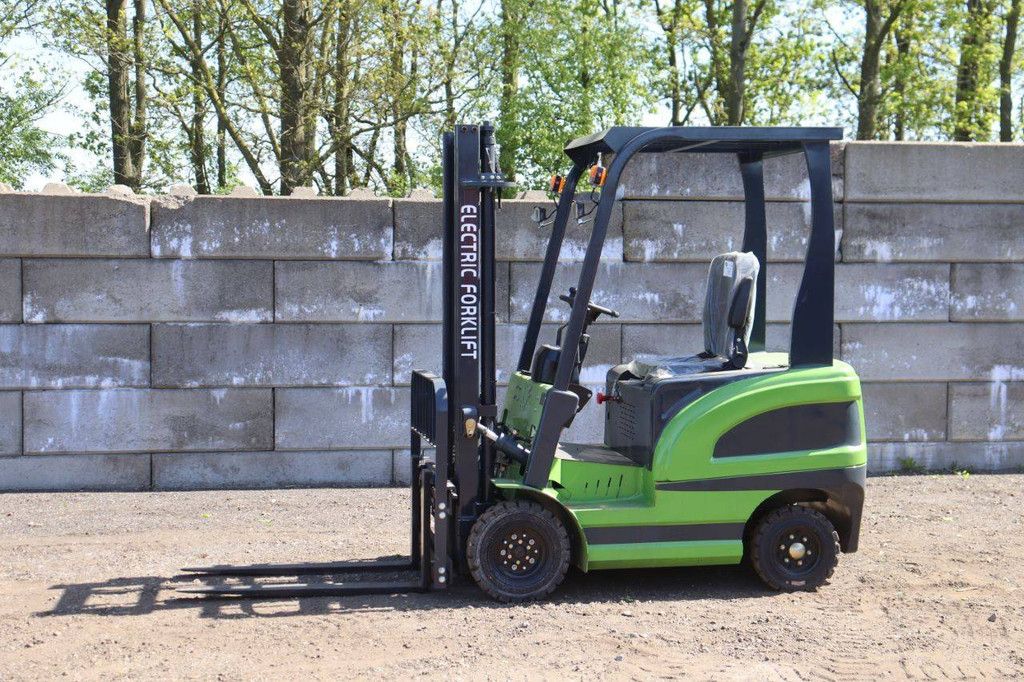 Stipp CPD15 Elektrogabelstapler 1500 kg 3,0 m Neu