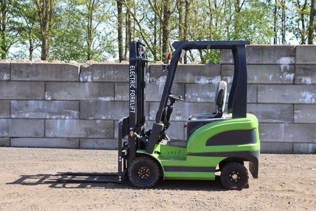 Stipp CPD15 Elektrogabelstapler 1500 kg 3,0 m Neu