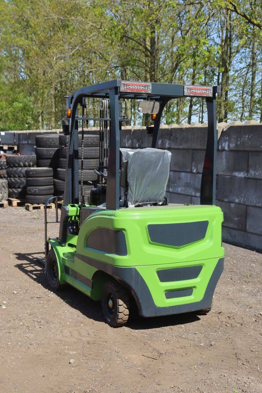 Stipp CPD15 Elektrogabelstapler 1500 kg 3,0 m Neu