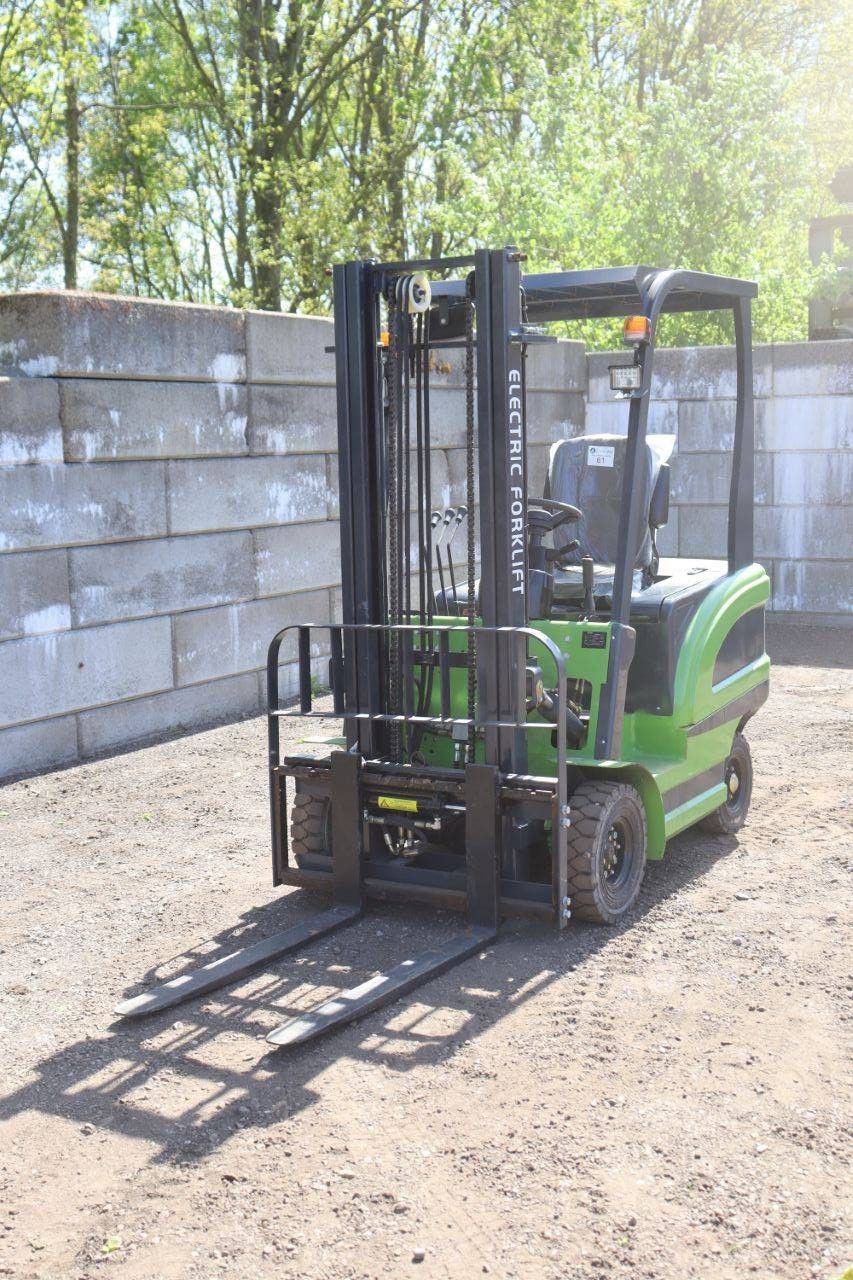 Stipp CPD15 Elektrogabelstapler 1500 kg 3,0 m Neu