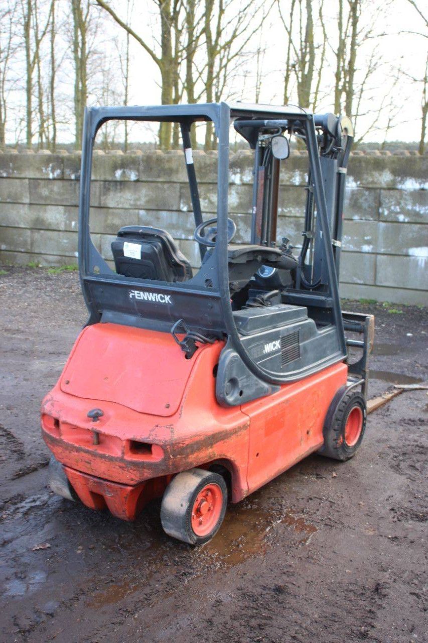 Linde E20P-02 Electric Forklift 2000kg 4.47m 2004