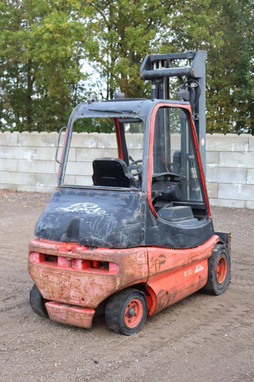 Linde E30-02 Elektrogabelstapler 3000 kg 3,79 m 2000