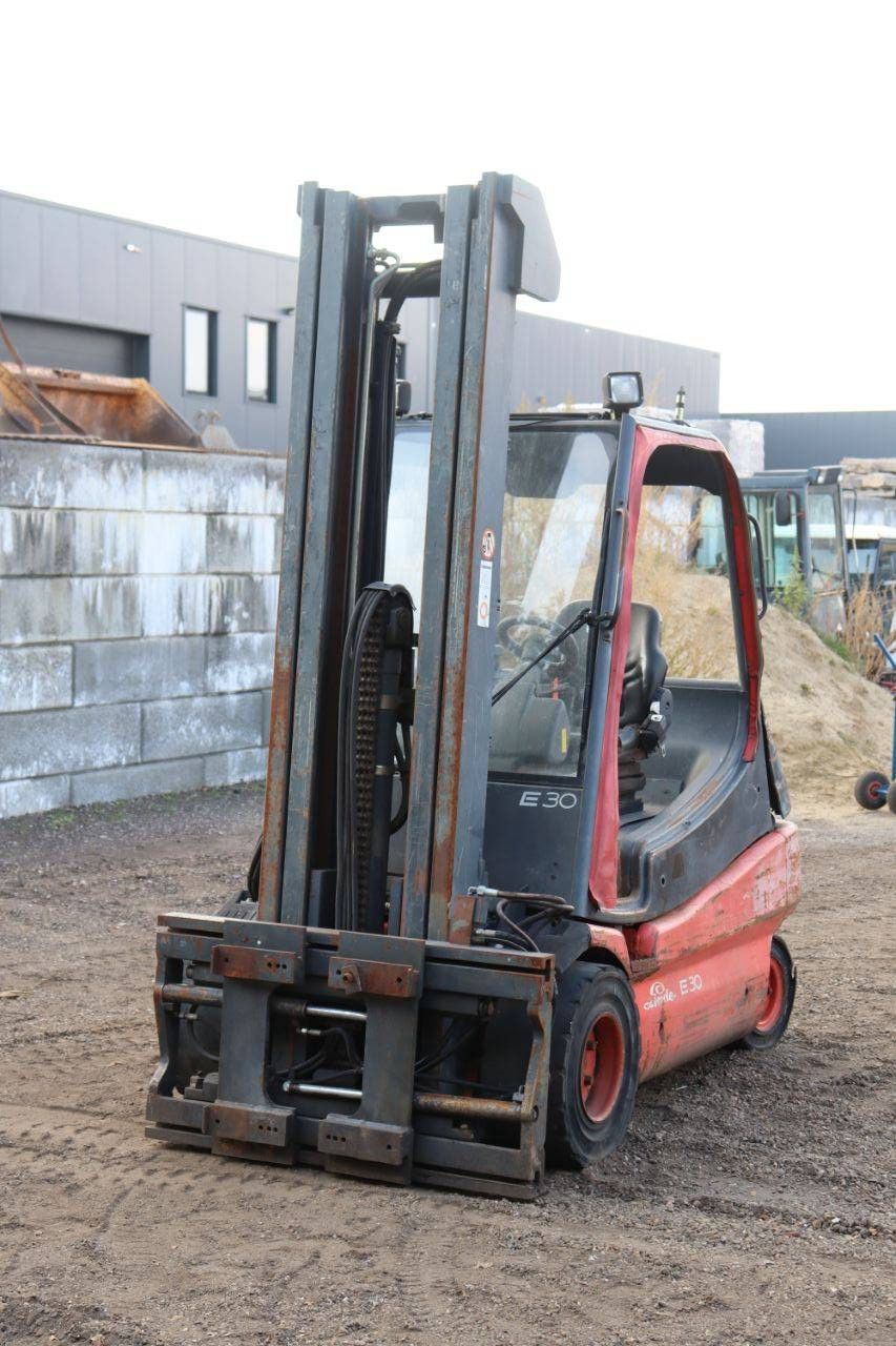 Linde E30-02 Elektrogabelstapler 3000 kg 3,79 m 2000