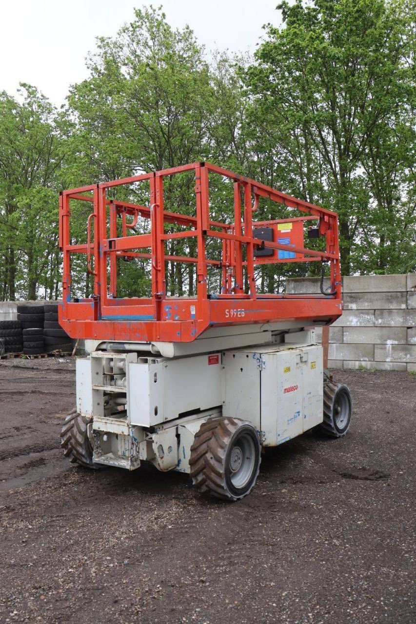 Scissor lift Genie GS2669 DC Electric 9.70m 2013