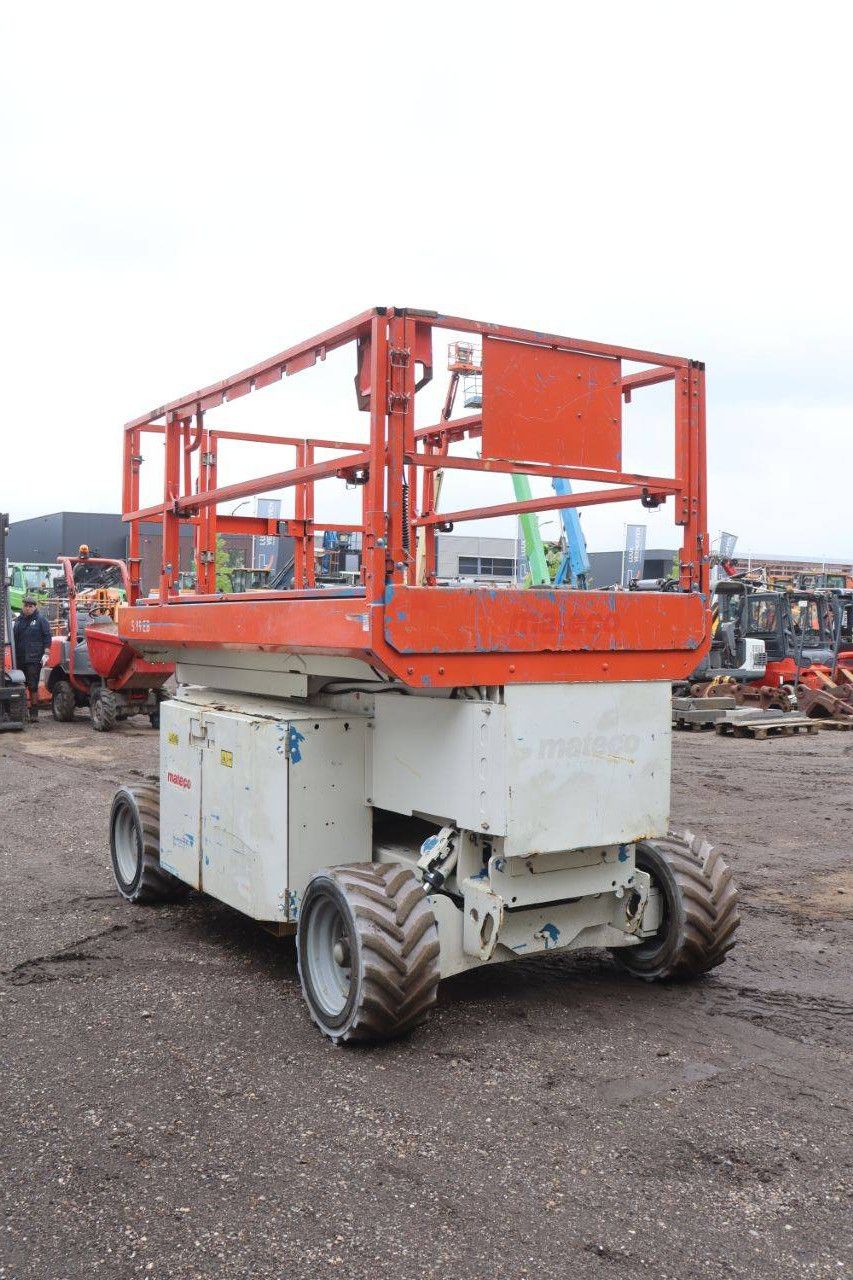 Scissor lift Genie GS2669 DC Electric 9.70m 2013