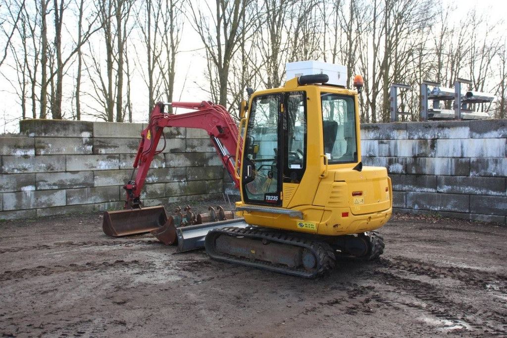 Crawler excavator Takeuchi TB235 Diesel 22kW 2014