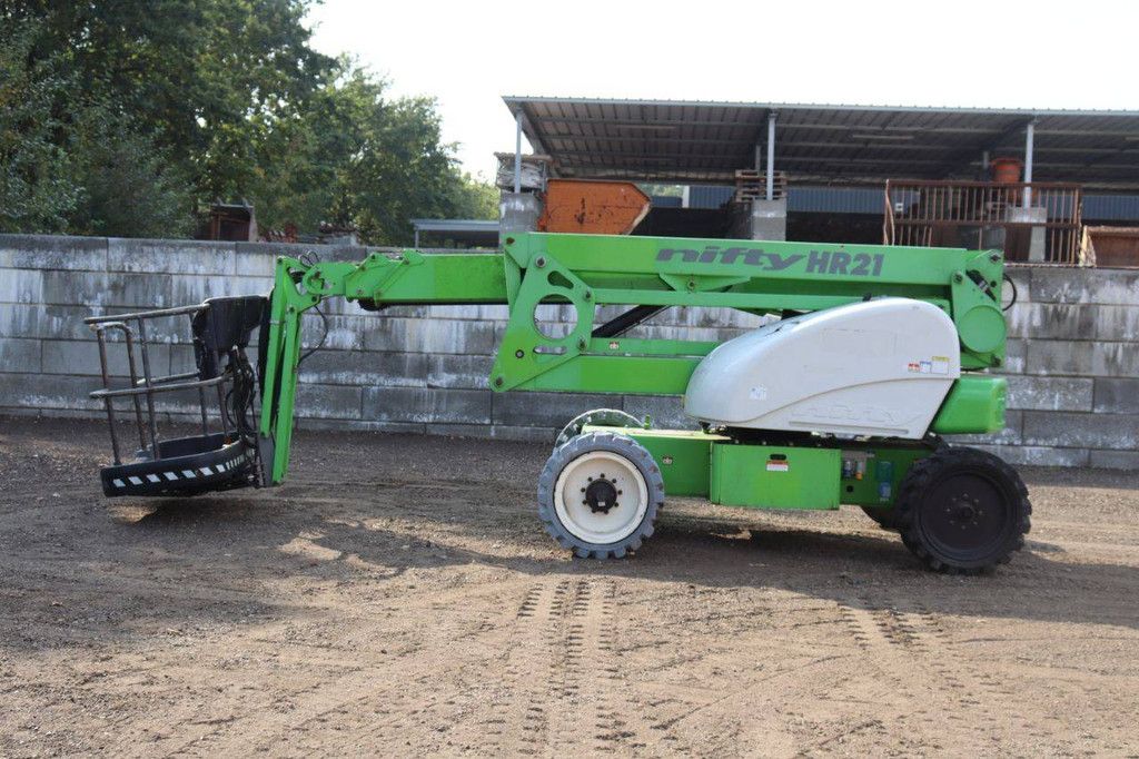 Knikarmhoogwerker Nifty HR21DE Elektrisch+Diesel 13m 2010