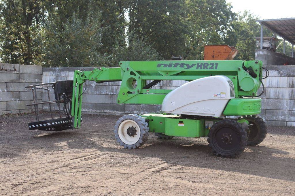 Knikarmhoogwerker Nifty HR21DE Elektrisch+Diesel 13m 2010