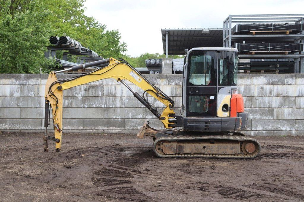 Rupsgraafmachine New Holland E50B SR Diesel 2011