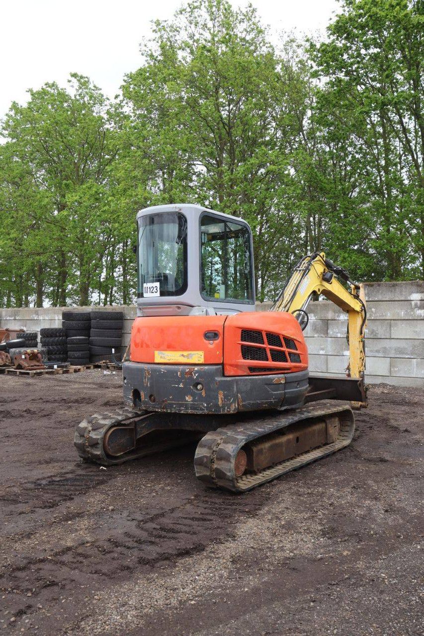 Rupsgraafmachine New Holland E50B SR Diesel 2011