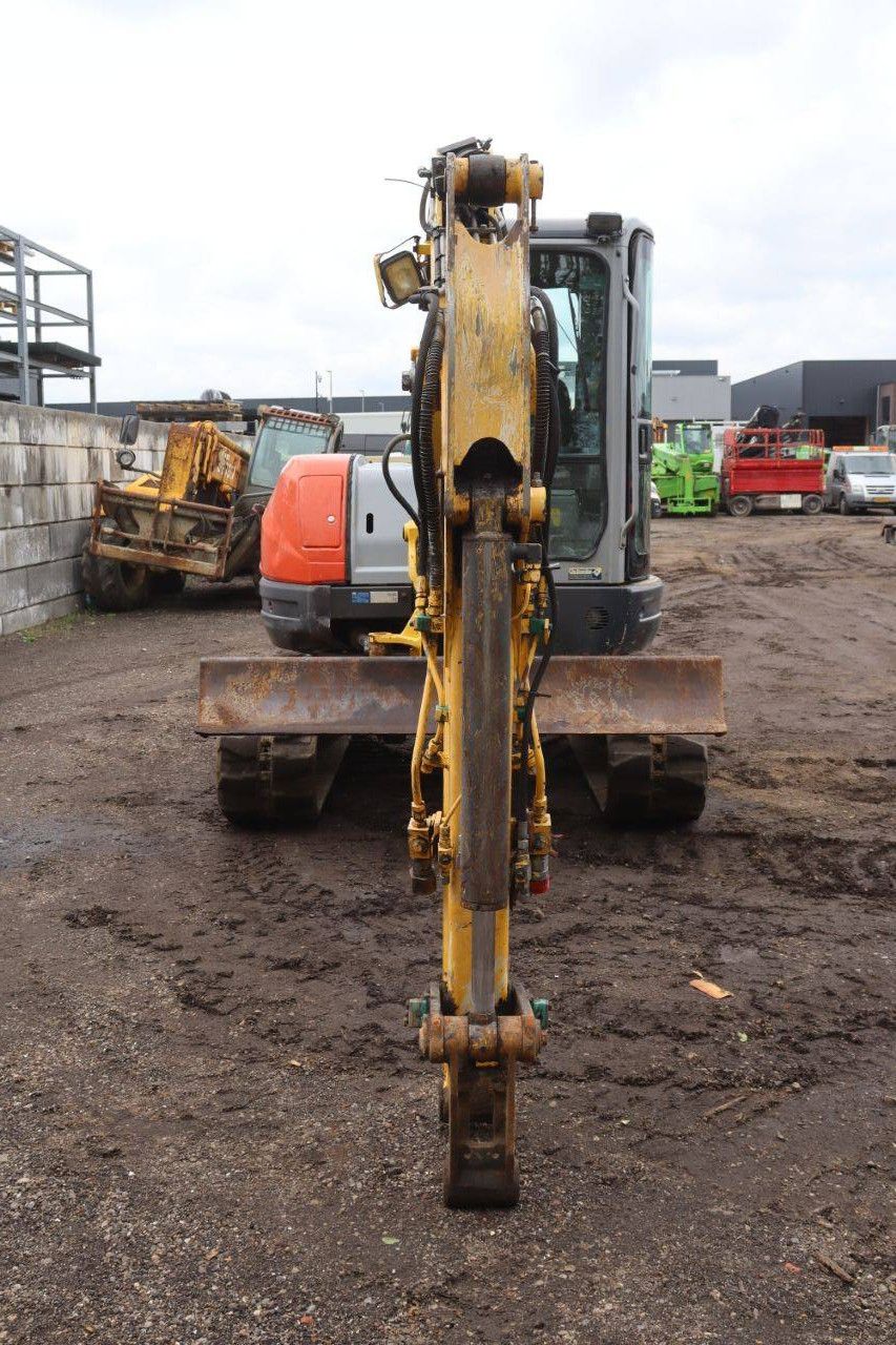 Rupsgraafmachine New Holland E50B SR Diesel 2011