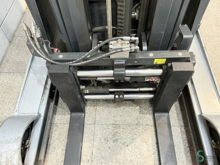 Schubmaststapler Elektrisch Still FM-X20 2019 Gabelspreizer