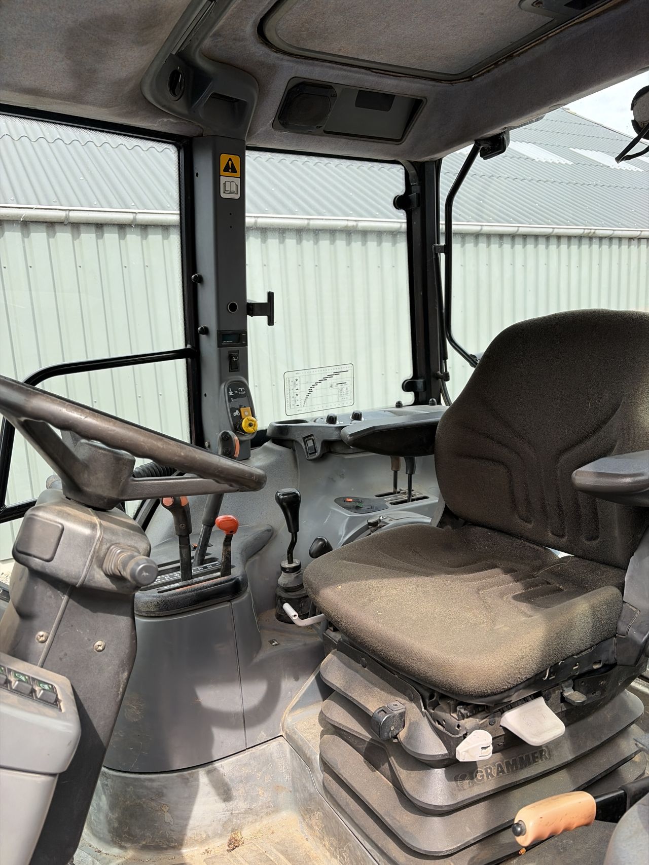 New Holland TS100 kruipbak