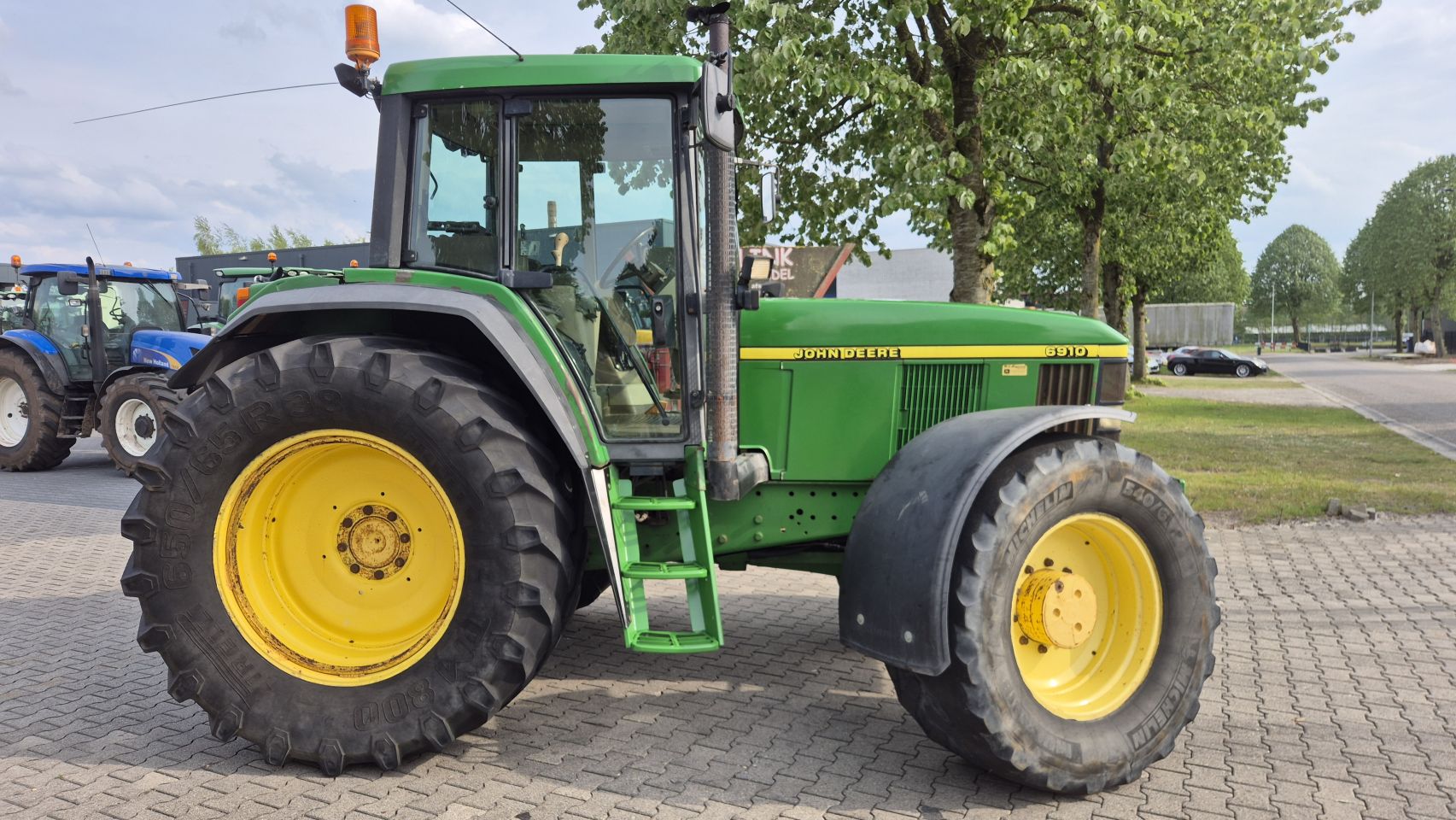 JOHN DEERE 6910 PQ+ met kruip, Airco en TLS