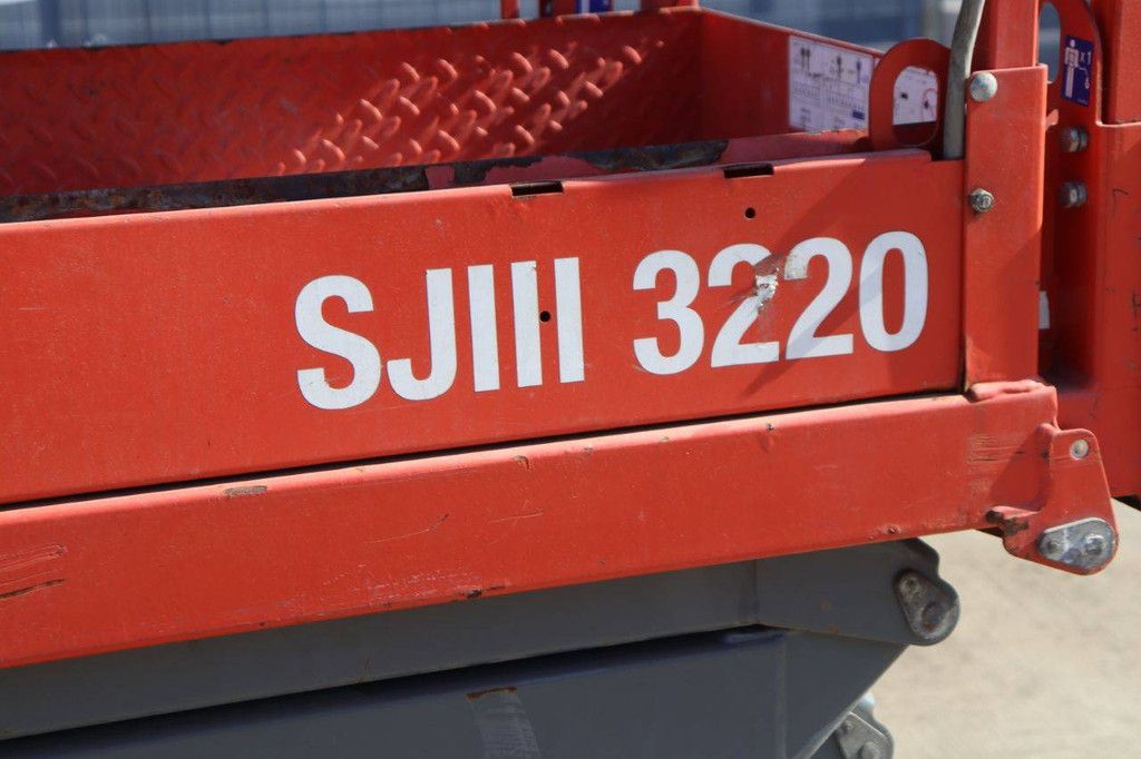 Skyjack SJ-III3220 Electric Scissor Lift 8.1m 2018