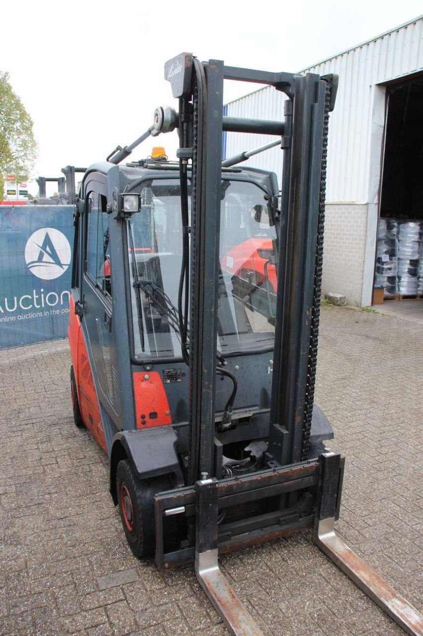 Gabelstapler Linde H25T-01 LPG 2500kg 7m 2010