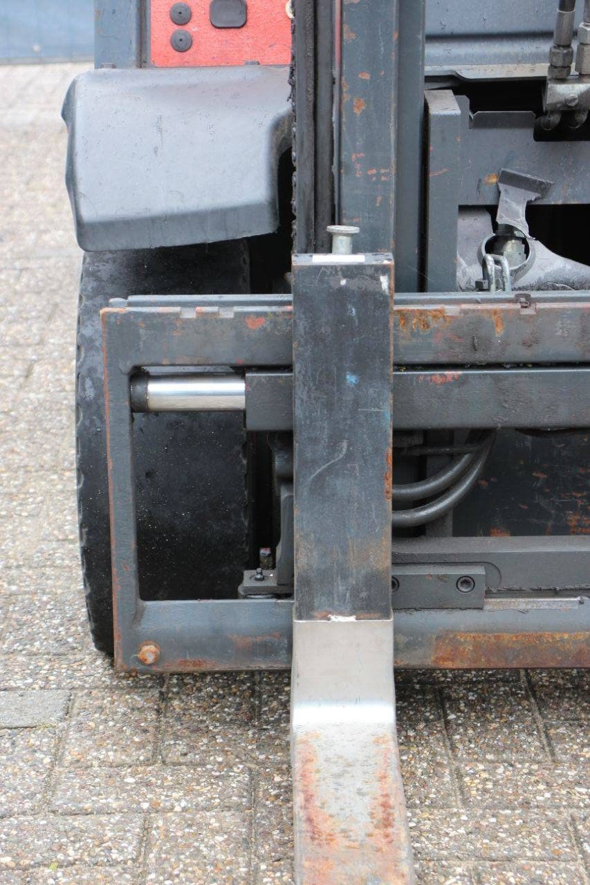 Gabelstapler Linde H25T-01 LPG 2500kg 7m 2010
