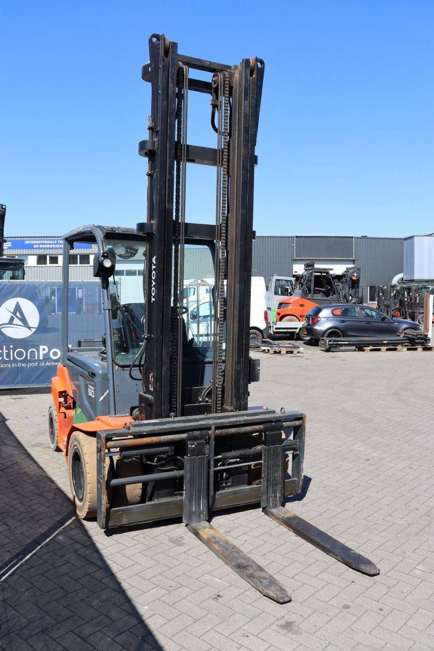 Toyota 8FBMT50 Elektrogabelstapler 5000 kg 5,5 m 2018