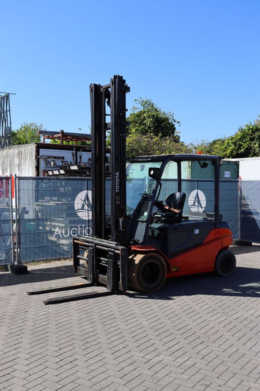 Toyota 8FBMT50 Elektrogabelstapler 5000 kg 5,5 m 2018