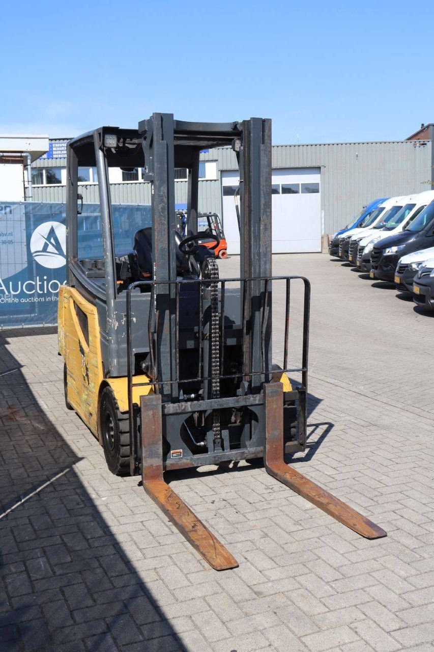 Caterpillar 2EP5000 Electric Forklift 2260kg 3.1m