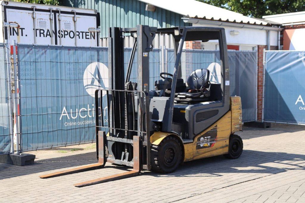 Caterpillar 2EP5000 Electric Forklift 2260kg 3.1m